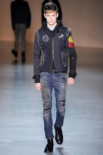 Look 14